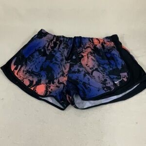 EUC woman’s NIKE outfit